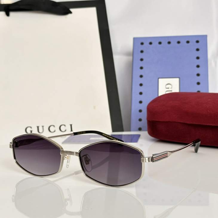 Picture of Gucci Sunglasses _SKUfw79339057fw